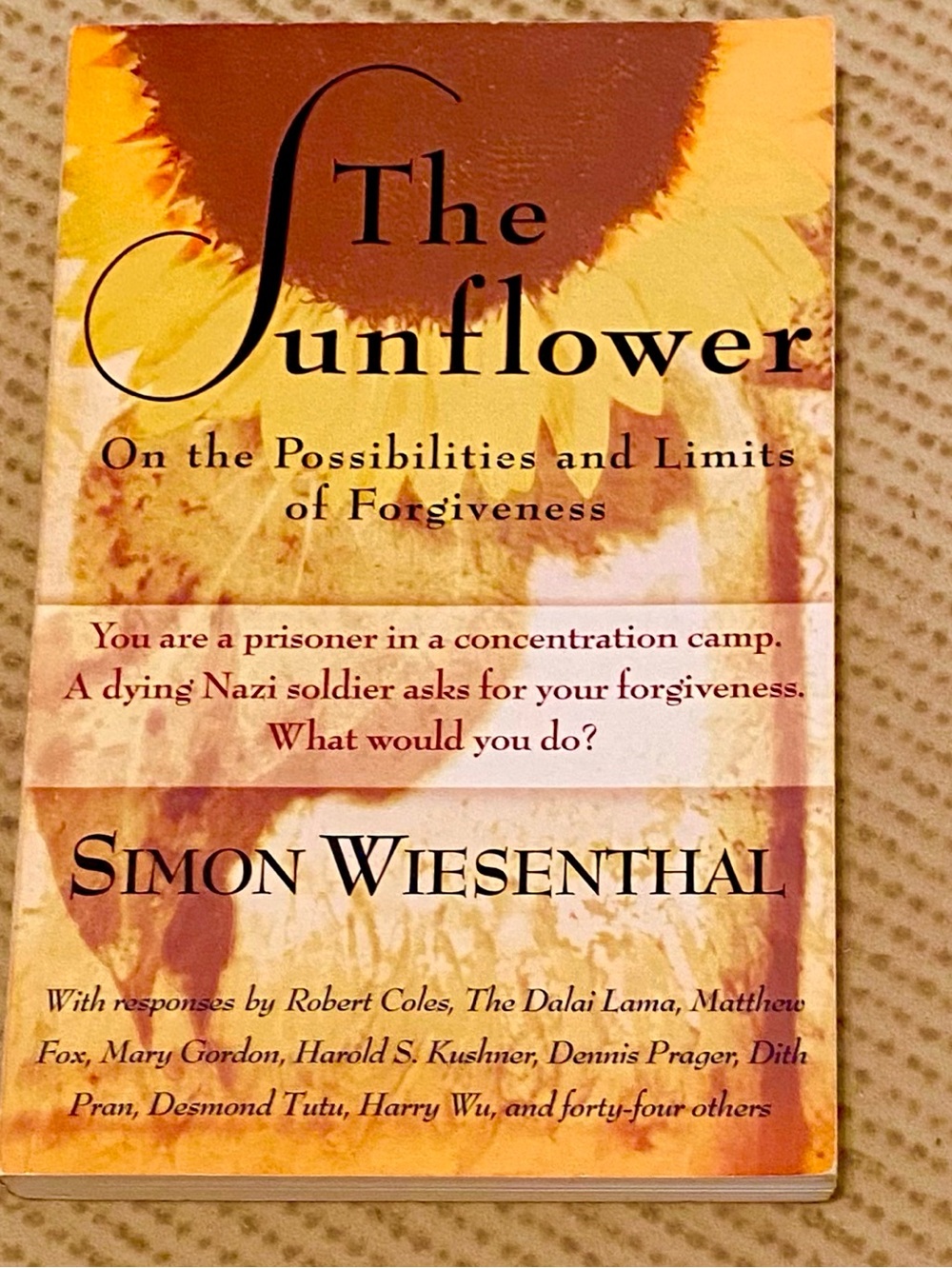 Simon Wiesenthal The Sunflower Forgiveness in the Holocaust. Paperback.